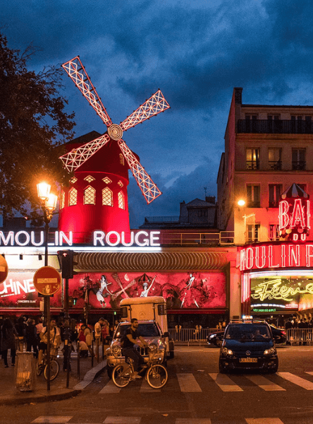 Čarolija Pariza nakon sumraka: vaš ultimativni vodič za noćne avanture u 2025.