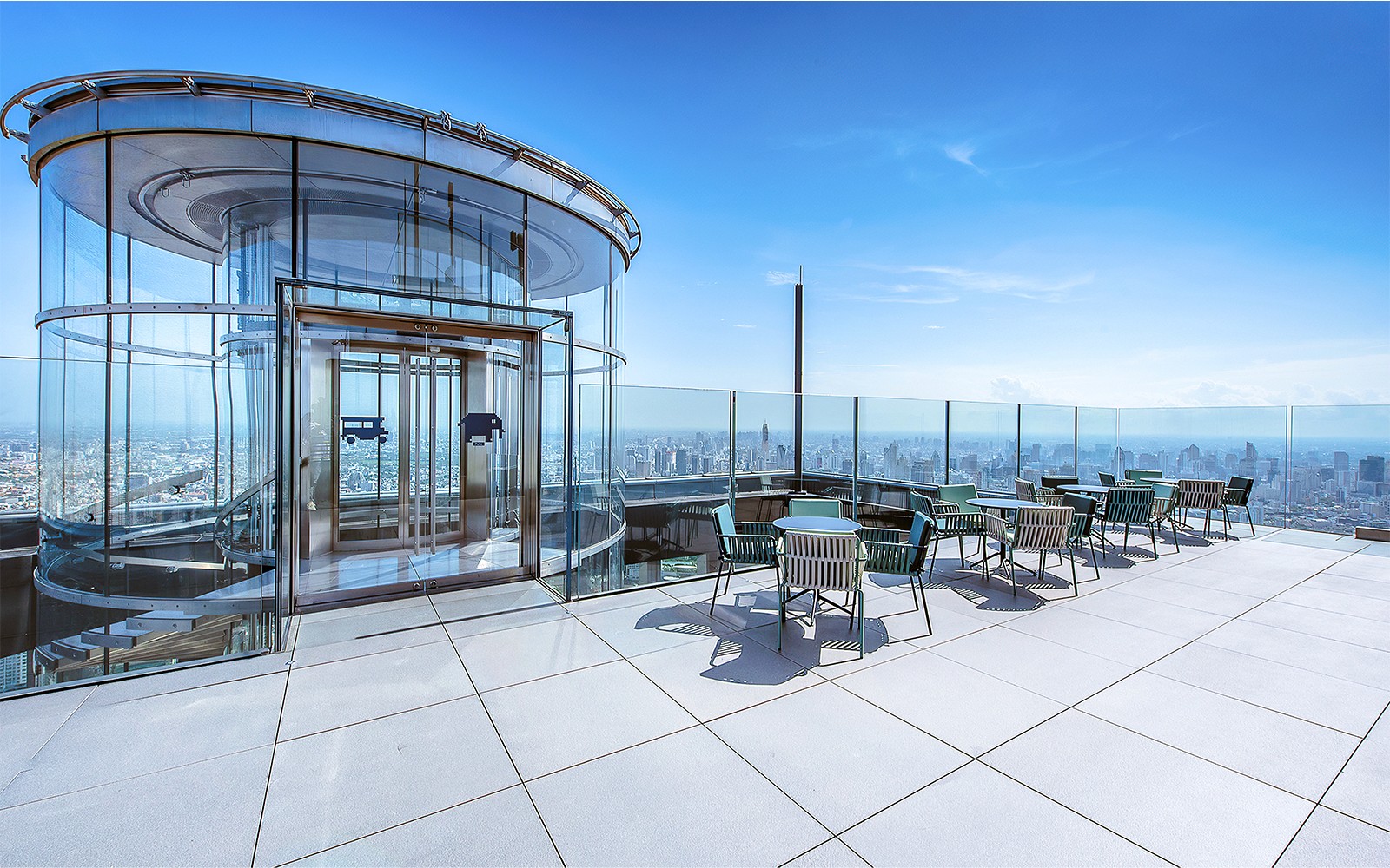 Explore Bangkok's blend of festive lights and riverside celebrations with tickadoo's ultimate guide to a magical Christmas on the Chao Phraya.