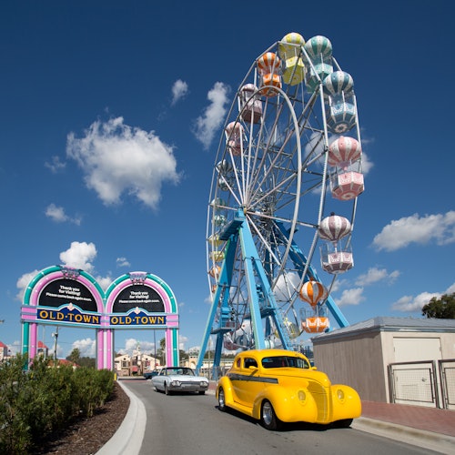Okusite uspomene pod božićnim svjetlima Starog grada Kissimmeeja