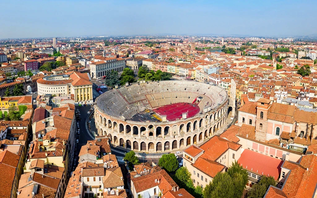 黎明初光：摄影师的天堂——埃尔贝广场